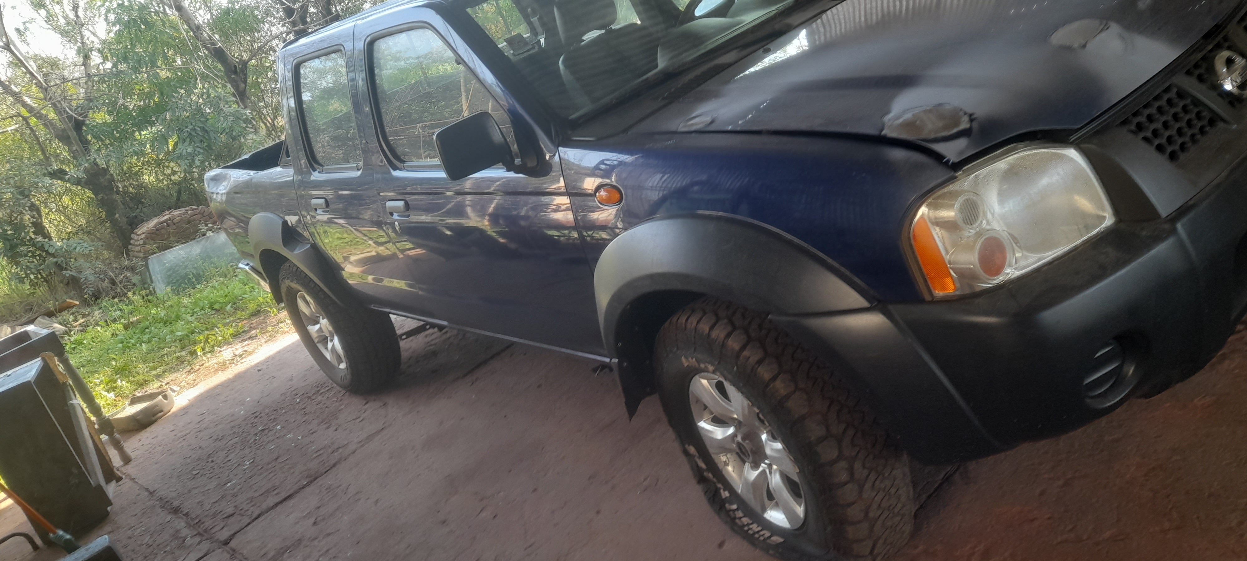 Nissan Frontier Azul Oscuro
