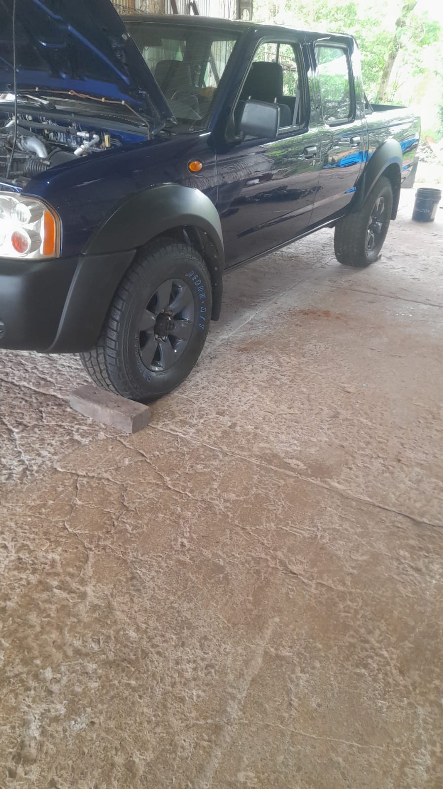 Nissan Frontier Azul Oscuro
