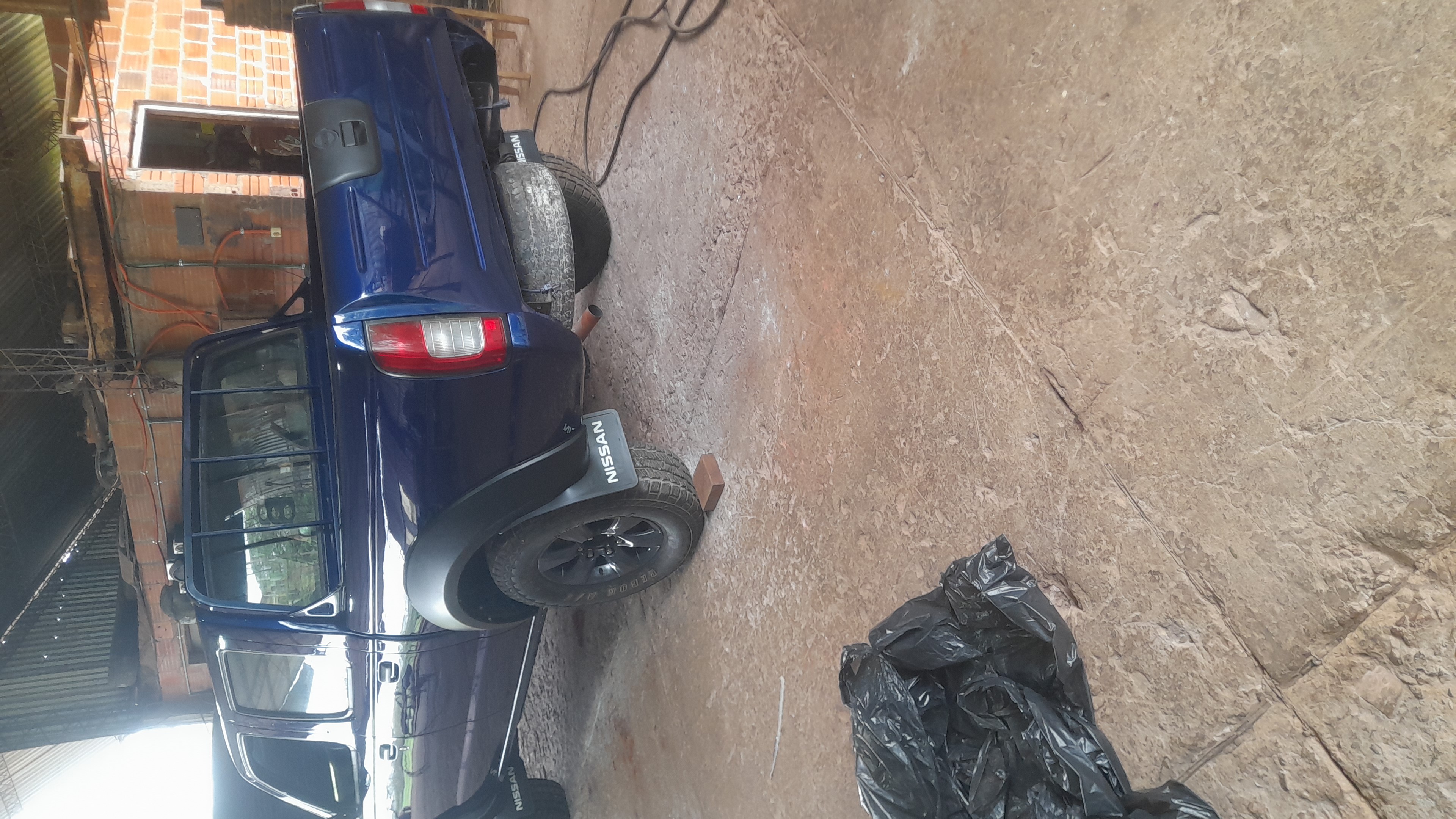 Nissan Frontier Azul Oscuro